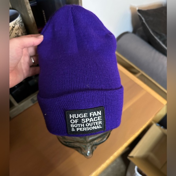Club Huey Beanie. - Picture 4 of 4